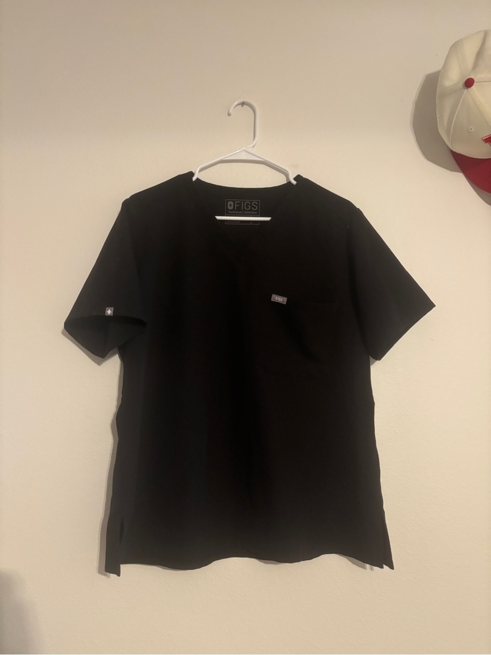 FIGS Men's Black V-Neck Pocket Tee - Short Sleeve
